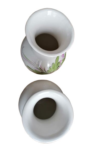 Paire de vases en faïence – décor floral peint à la main – 33 cm