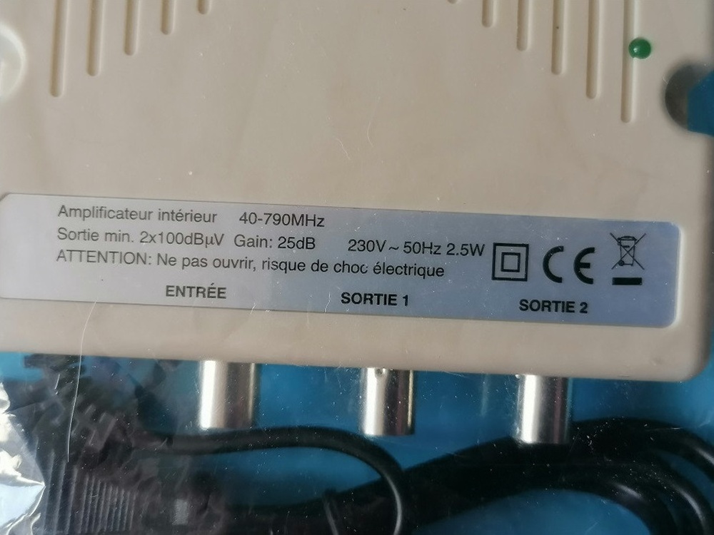 Amplificateur d’antenne TV ATELYS 25 dB – 2 sorties – Réf. 900170